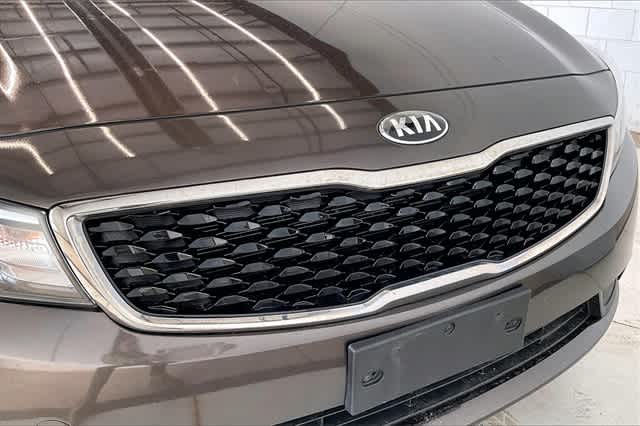 Thumbnail: 2017 Kia Forte - 34