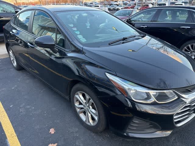 2019 Chevrolet Cruze LS photo 3