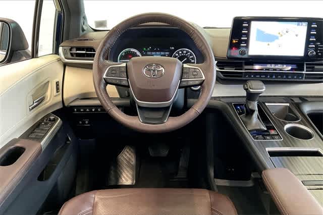 Thumbnail: 2023 Toyota Sienna - 16