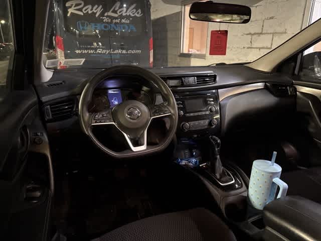 Thumbnail: 2018 Nissan Rogue Sport - 9