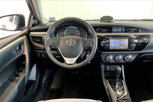 Thumbnail: 2016 Toyota Corolla - 16