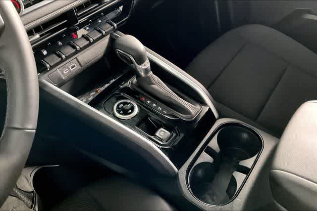 Thumbnail: 2024 Chevrolet Colorado - 18