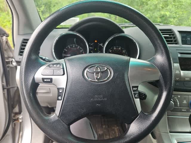 Thumbnail: 2012 Toyota Highlander - 13