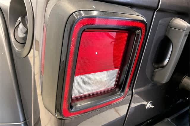 Thumbnail: 2018 Jeep Wrangler - 32