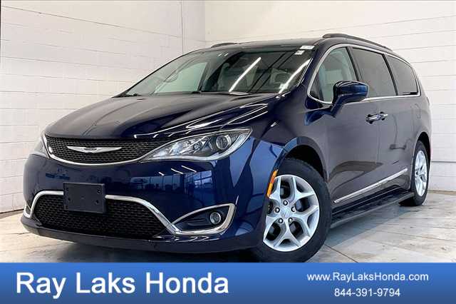 2017 Chrysler Pacifica Touring L -
                  Orchard Park, NY