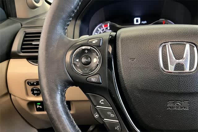 Thumbnail: 2017 Honda Pilot - 27