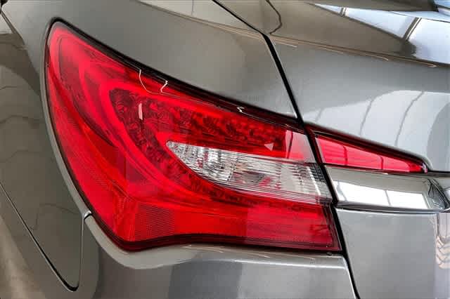 Thumbnail: 2012 Chrysler 200 - 33