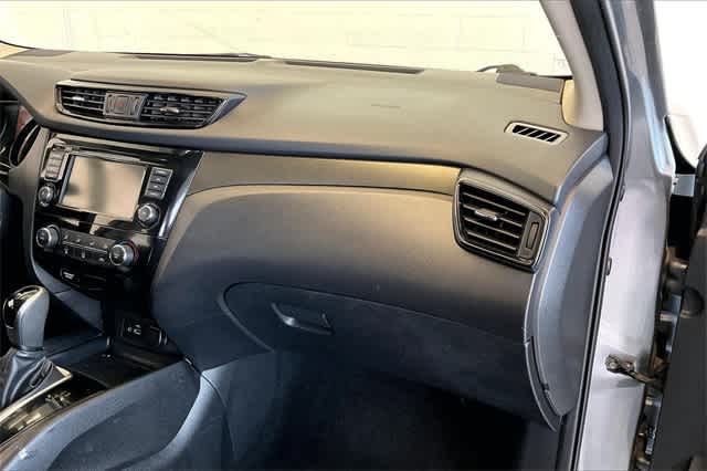 Thumbnail: 2019 Nissan Rogue Sport - 25