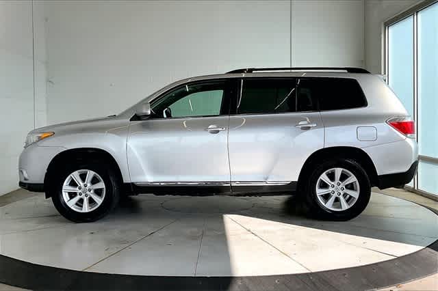 Thumbnail: 2012 Toyota Highlander - 4