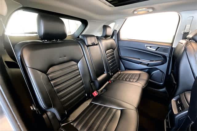 Thumbnail: 2021 Ford Edge - 26