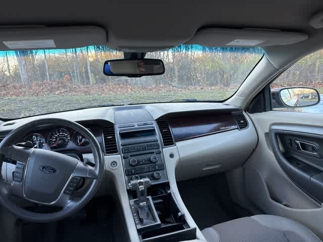 Thumbnail: 2010 Ford Taurus - 11