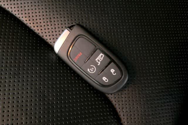 Thumbnail: 2021 Jeep Cherokee - 21