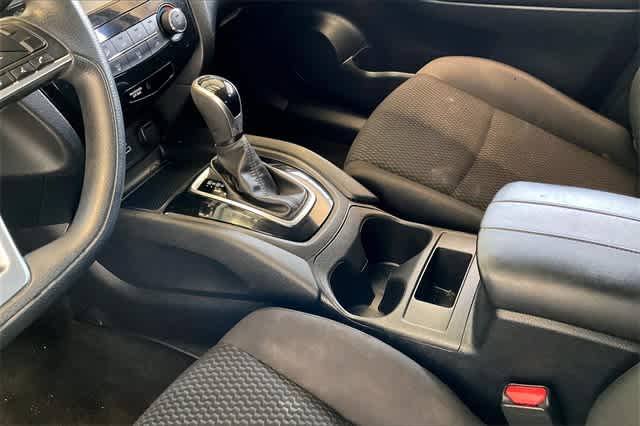 Thumbnail: 2019 Nissan Rogue Sport - 18