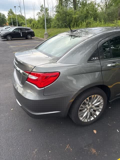 Thumbnail: 2012 Chrysler 200 - 5