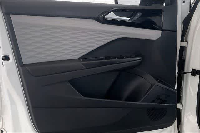 Thumbnail: 2022 Volkswagen Taos - 30