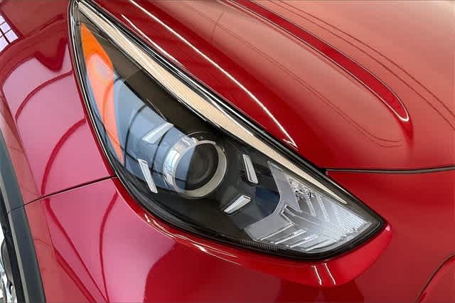 Thumbnail: 2020 Kia Niro - 32