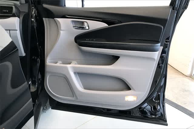 Thumbnail: 2016 Honda Pilot - 30