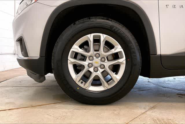 Thumbnail: 2018 Chevrolet Traverse - 9