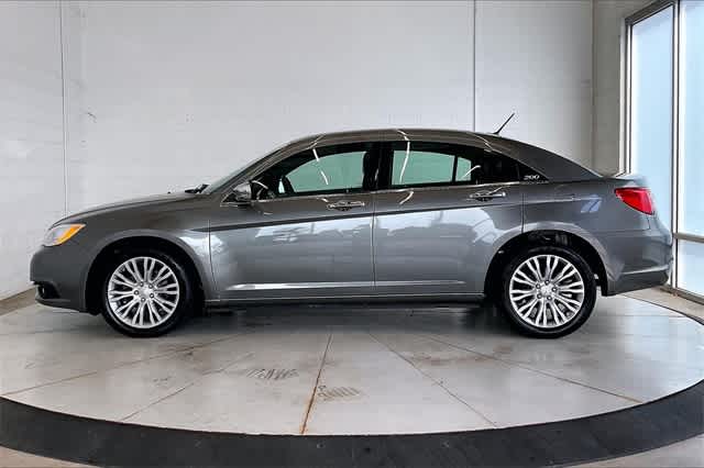 Thumbnail: 2012 Chrysler 200 - 4