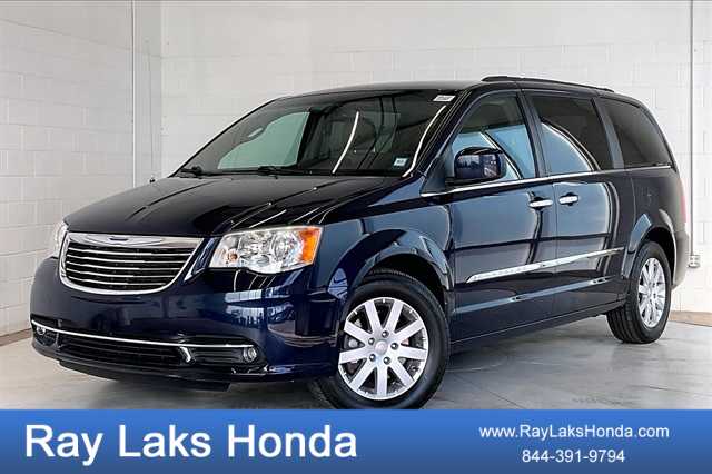 2015 Chrysler Town & Country Touring -
                  Orchard Park, NY