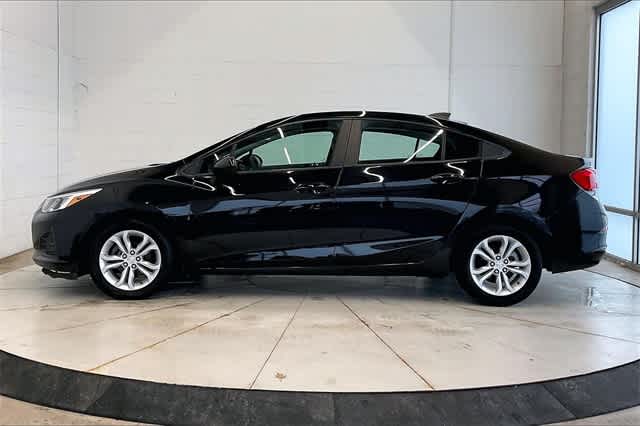 Thumbnail: 2019 Chevrolet Cruze - 4