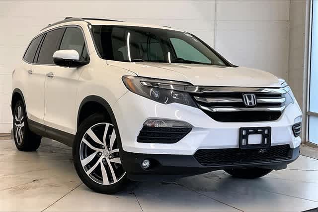 Thumbnail: 2017 Honda Pilot - 23