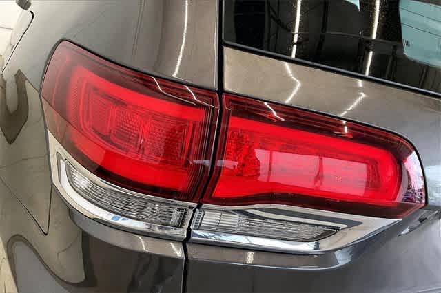 2020 Jeep Grand Cherokee Laredo 33
