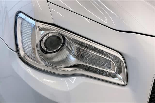 Thumbnail: 2016 Chrysler 300 - 32