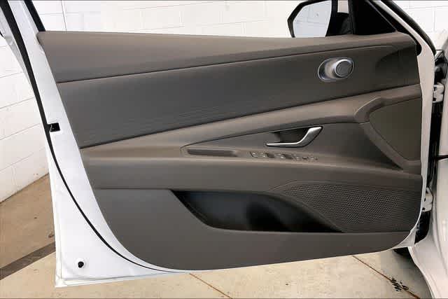 Thumbnail: 2021 Hyundai Elantra - 29