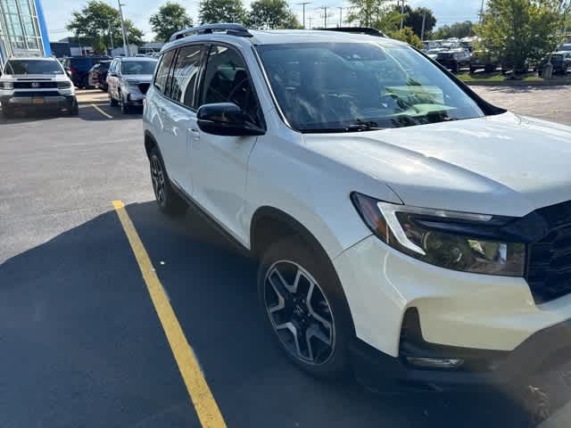 2022 Honda Passport Elite photo 2
