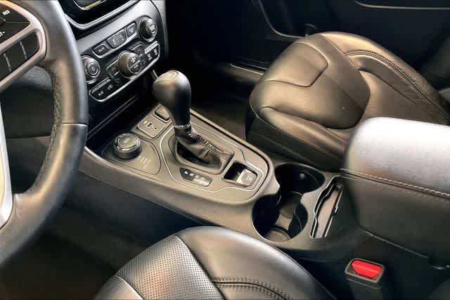 Thumbnail: 2019 Jeep Cherokee - 18