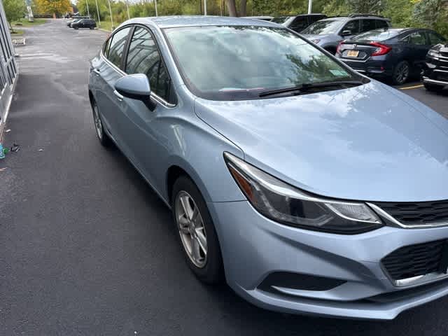 Thumbnail: 2017 Chevrolet Cruze - 3