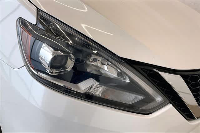 Thumbnail: 2018 Nissan Sentra - 32