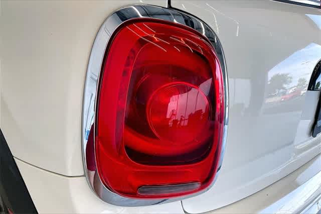 Thumbnail: 2017 MINI Cooper Convertible - 32