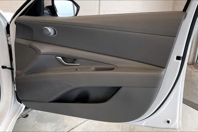 Thumbnail: 2021 Hyundai Elantra - 30