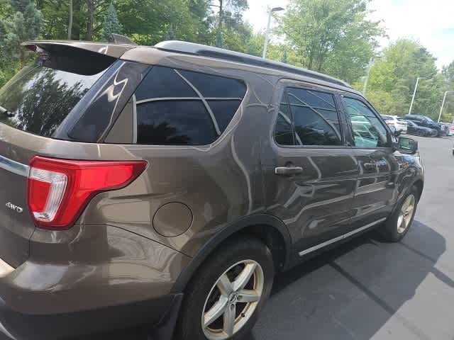 Thumbnail: 2016 Ford Explorer - 7