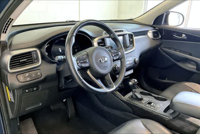 Thumbnail: 2018 Kia Sorento - 3