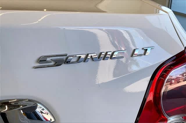 2015 Chevrolet Sonic LT 8