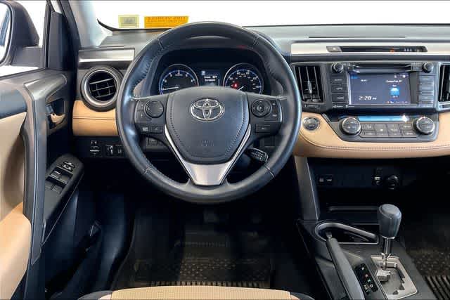 Thumbnail: 2018 Toyota RAV4 - 15