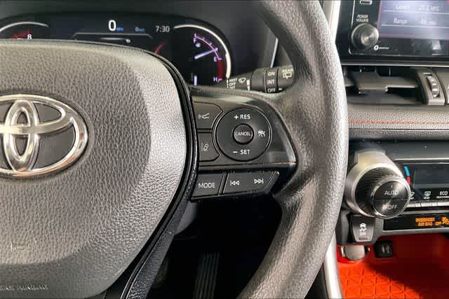 Thumbnail: 2019 Toyota RAV4 - 28