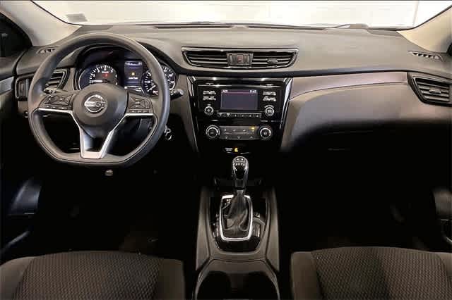 Thumbnail: 2018 Nissan Rogue Sport - 11