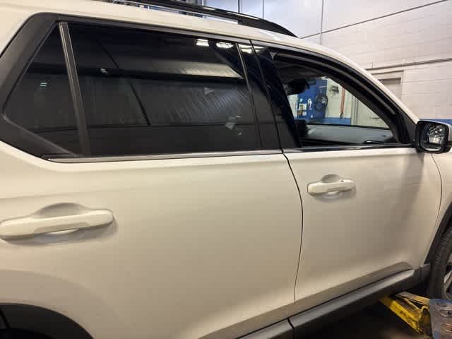 2023 Honda Pilot Elite photo 2