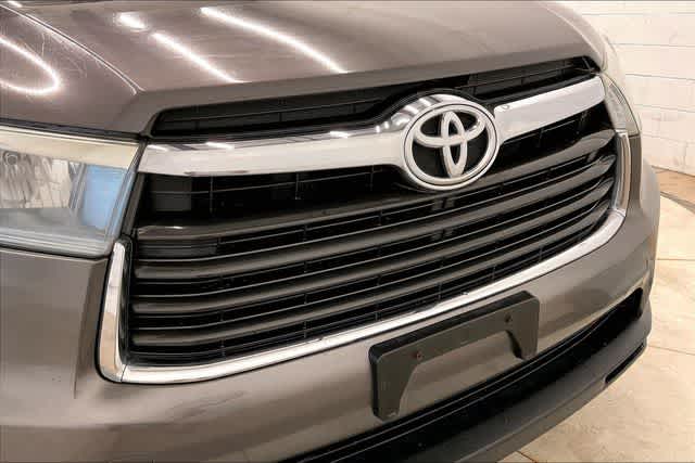 Thumbnail: 2015 Toyota Highlander - 35