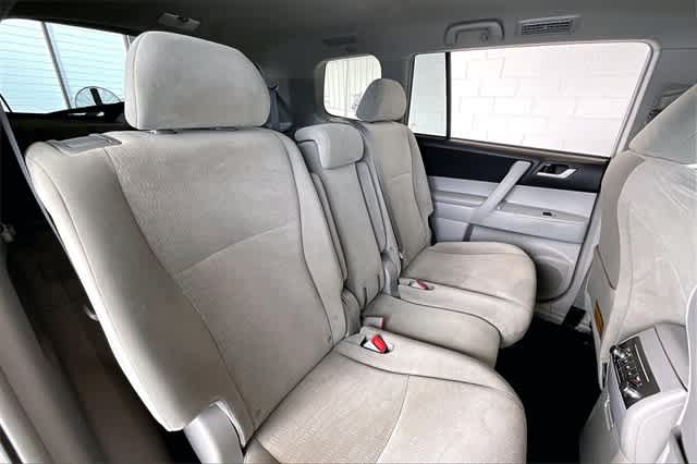 Thumbnail: 2012 Toyota Highlander - 26