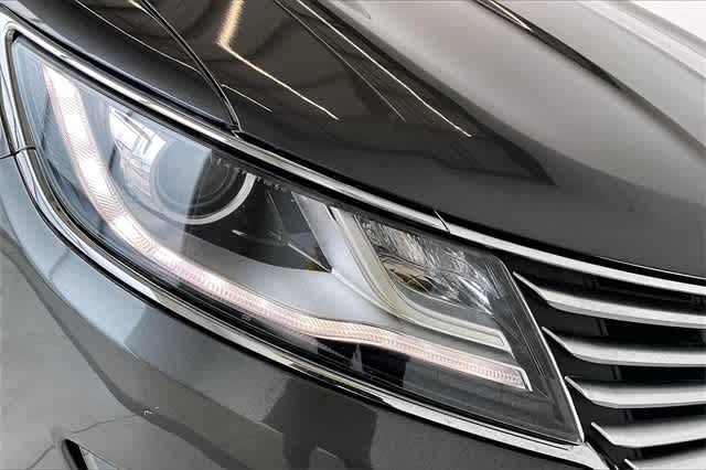 Thumbnail: 2017 Lincoln MKC - 32