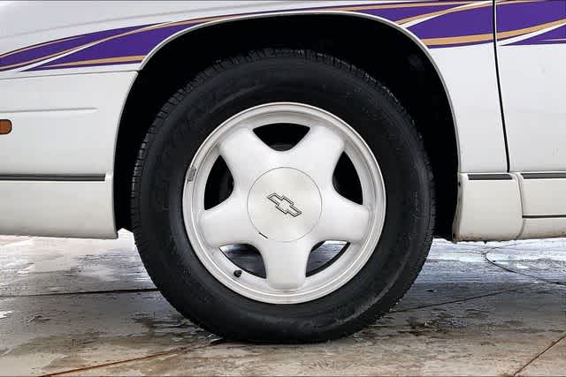 Thumbnail: 1995 Chevrolet Monte Carlo - 9