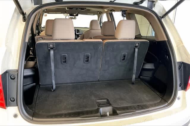 Thumbnail: 2017 Honda Pilot - 20