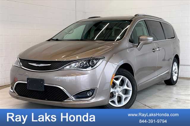2017 Chrysler Pacifica  -
                  Orchard Park, NY