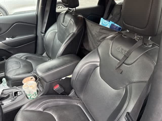 Thumbnail: 2020 Jeep Cherokee - 11