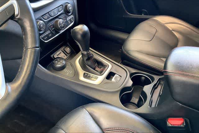 Thumbnail: 2016 Jeep Cherokee - 18